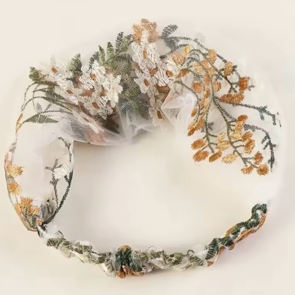 Floral Embroidered Headband. Brand New. One size - Picture 3 of 3